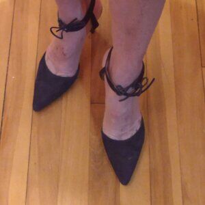 Anne Klein purple velvet lace shoes